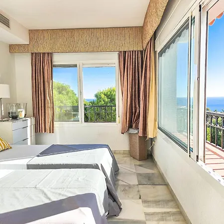 Two Bedroom Penthouse In Miraflores With Sea Views *